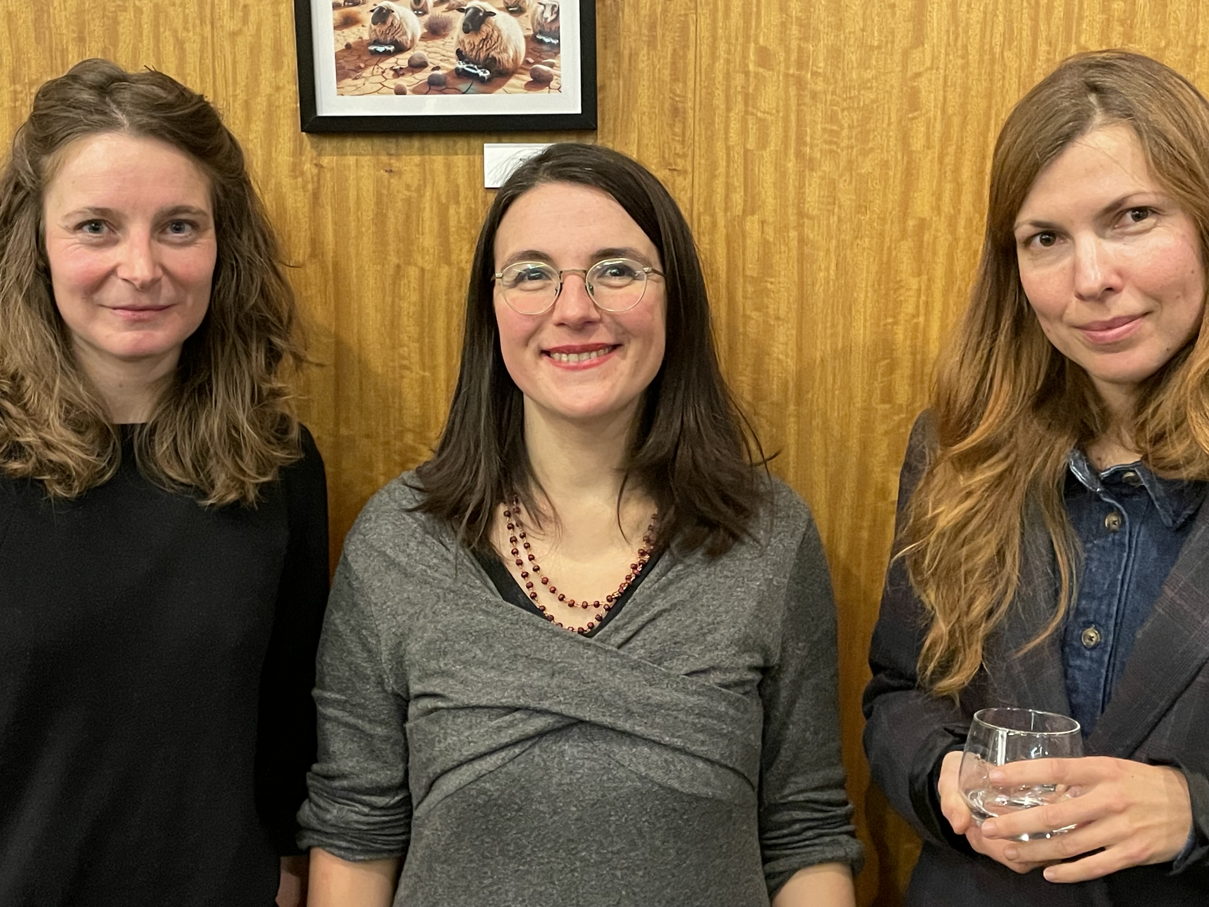 Katia Vandenborre (finaliste du prix PFC 2025), Louise de Brisson (lauréate) et Nikol Dziub (finaliste du prix PFC 2025) Katia Vandenborre (finaliste du prix PFC 2025), Louise de Brisson (lauréate) et Nikol Dziub (finaliste du prix PFC 2025)